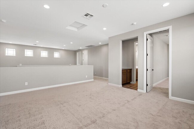 Building Photo - 35763 Geode Wy