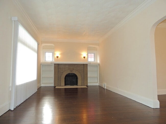 Building Photo - 4 Bed - 2 Full Bath Cape Cod for Rent in S...