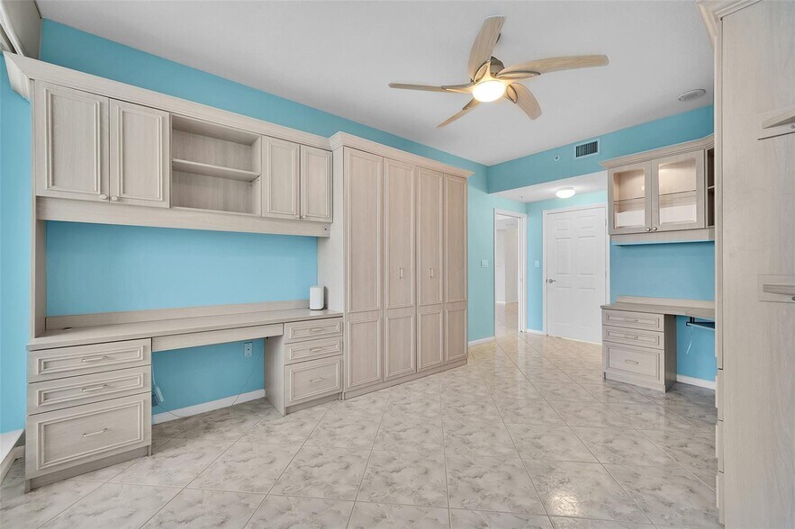 Building Photo - 6001 N Ocean Dr