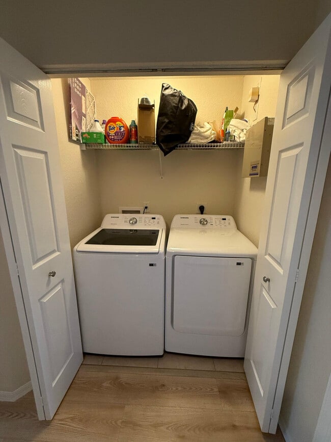 Building Photo - 2759 SE Birmingham Dr