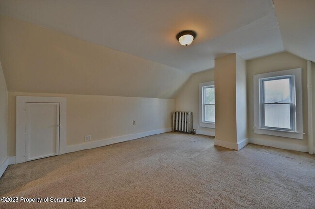 Building Photo - 1025 Ridge Ave