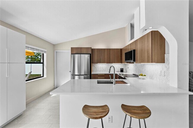 Building Photo - 77 Freeport Ln