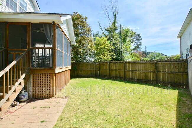 Building Photo - 813 Harbor Pl Dr