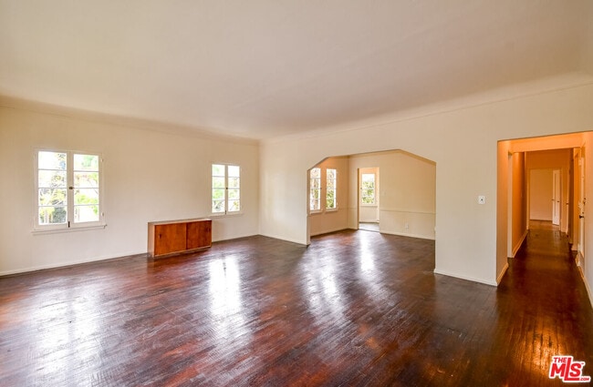 Building Photo - 803 Croft Ave