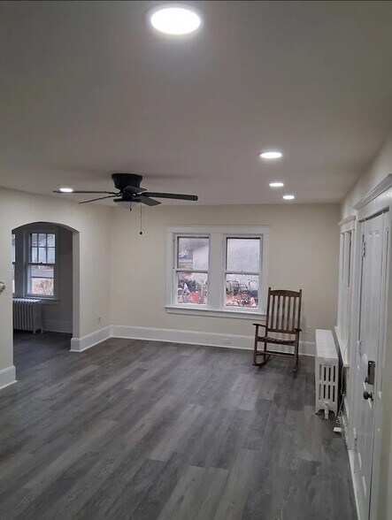 Building Photo - 213 W Quince St