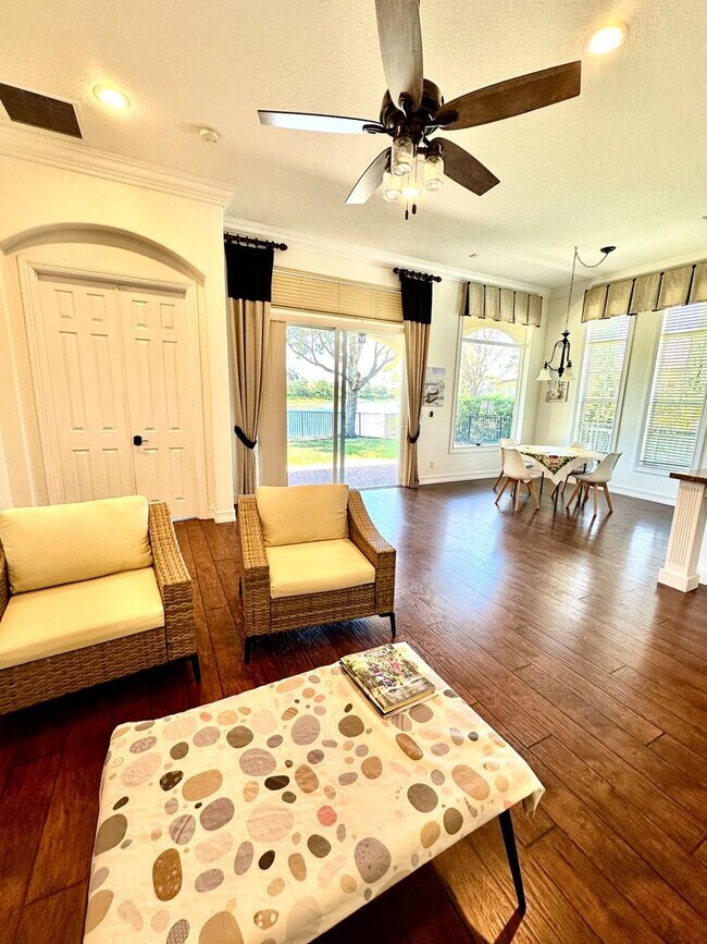 Building Photo - GORGEOUS 3 BEDROOM 2 BATH HOME IN PARKLAND