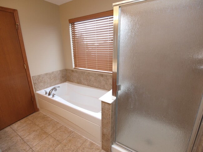 Building Photo - 8116 Bluestem Ave