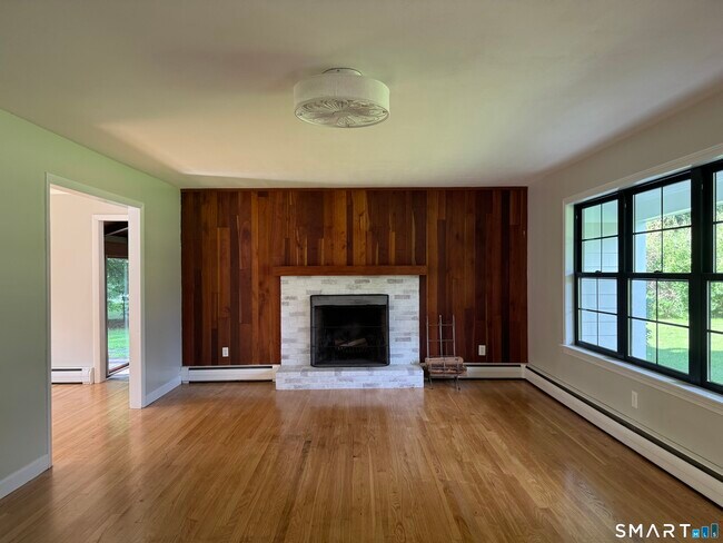 Building Photo - 79 Meadow Wood Rd