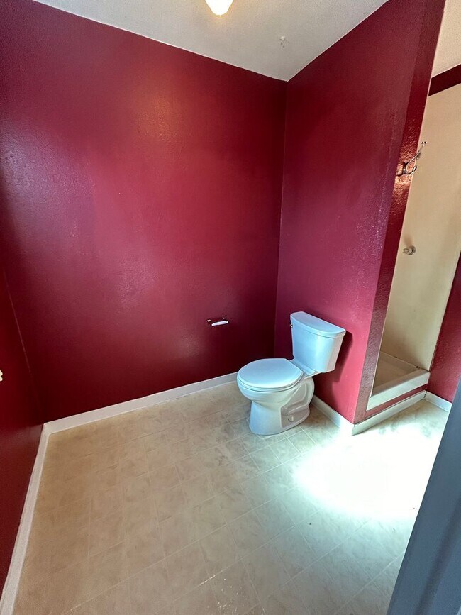 Building Photo - 1441 Coldwell Ave