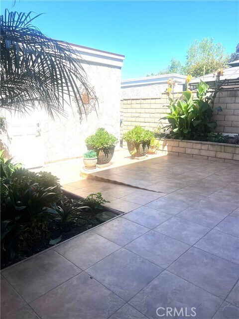 Building Photo - 5052 Hampton Ct