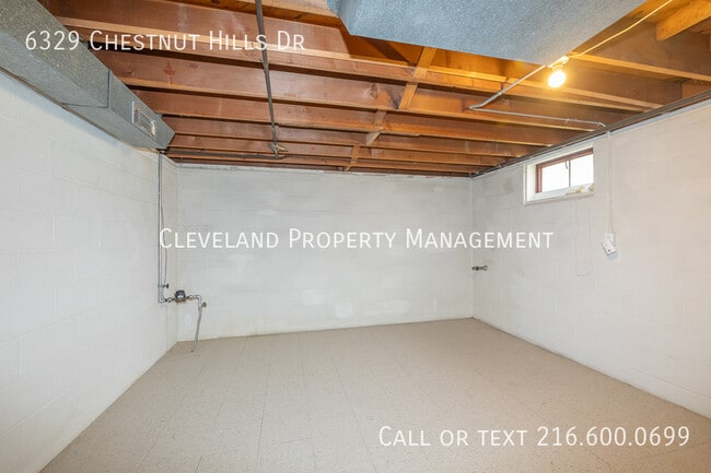 Building Photo - 6329 Chestnut Hills Dr