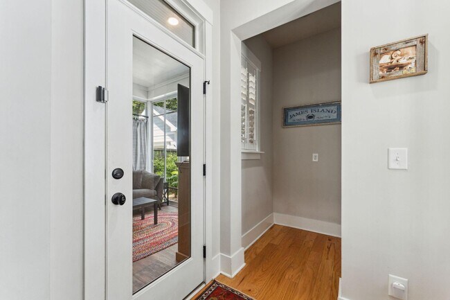 Building Photo - Well maintained home in Fleming Park - Jam...