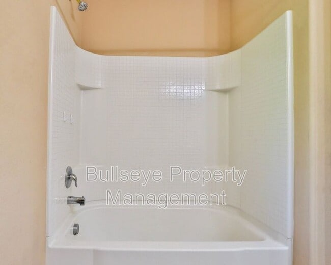 Building Photo - 2581 S Penrose Dr