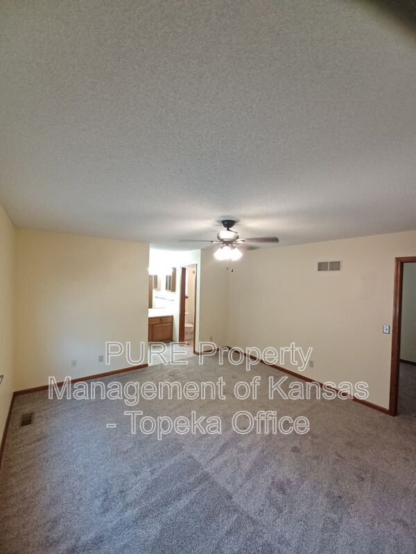 Building Photo - 6308 SW 27th St