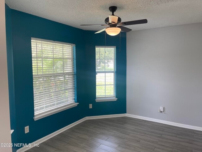 Building Photo - 1751 Hawkins Cove Dr E