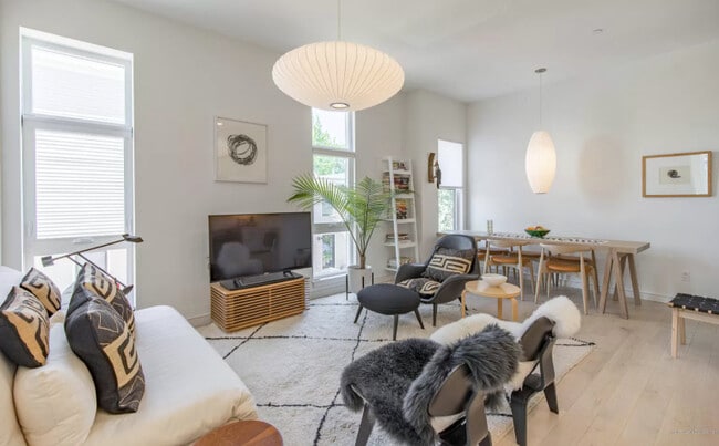 Building Photo - 1 Joy Pl