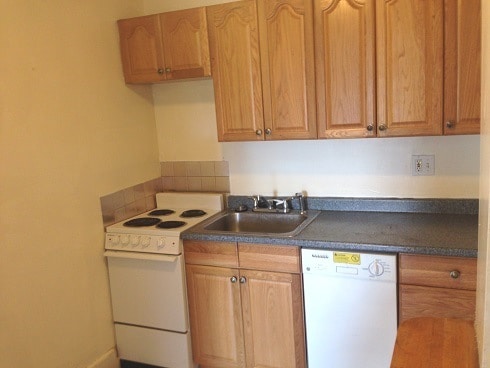 Building Photo - 469 Beacon St