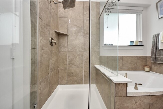 Building Photo - 8806 Chapada Highlands Dr