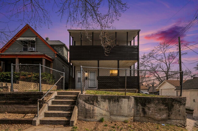 Building Photo - 9 N Boeke St