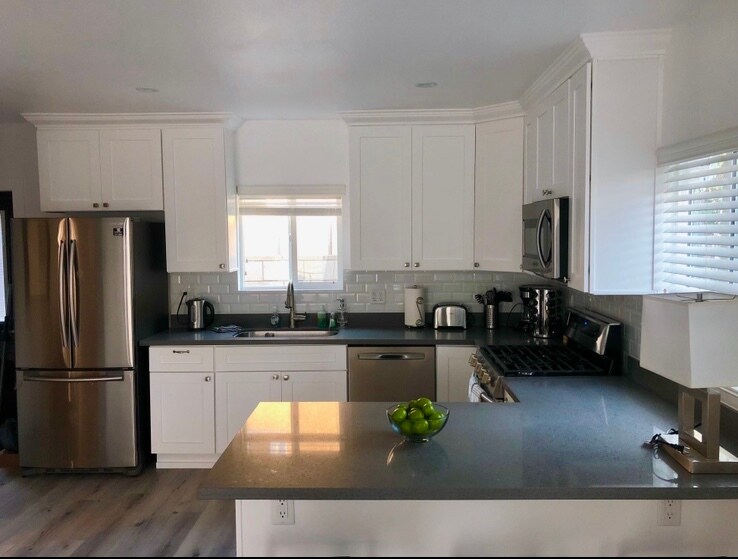 Kitchen - 1235 S Muirfield Rd