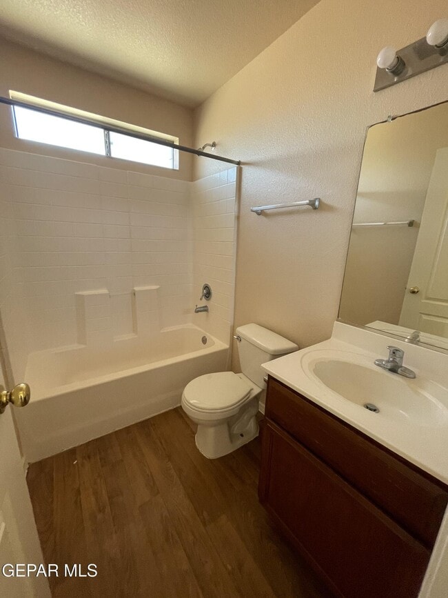 Building Photo - 3425 Scarlet Point Dr