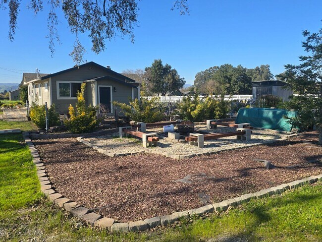Building Photo - 2015 Trumar Ln