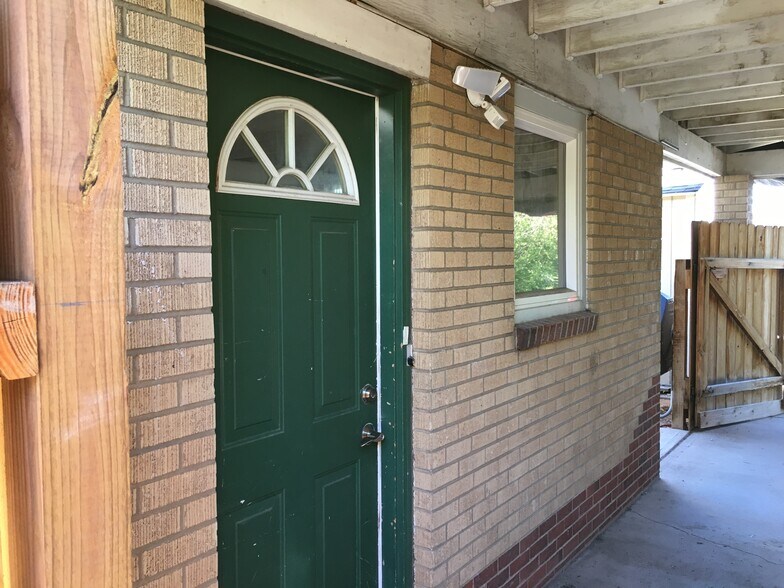 Primary Photo - 1209 E Harney St