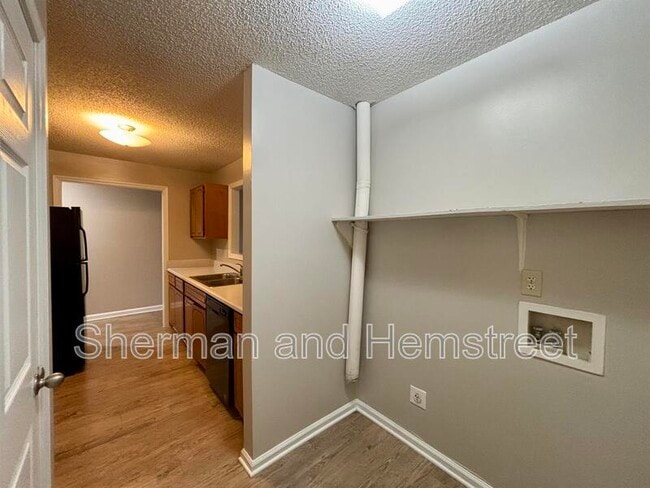 Building Photo - 218 Commons Dr