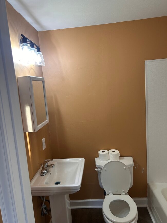 Building Photo - 7406 Short St