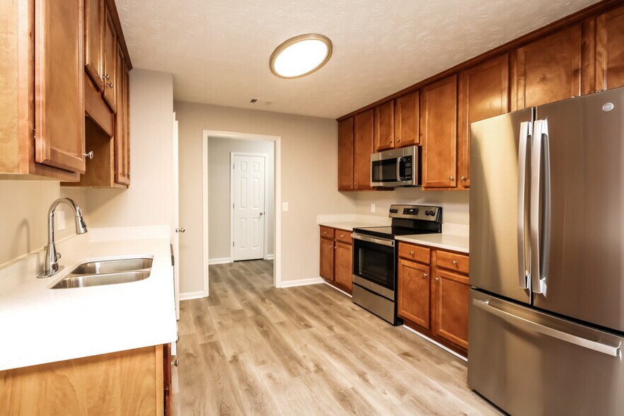 Building Photo - 3336 Bridle Brook Dr NE