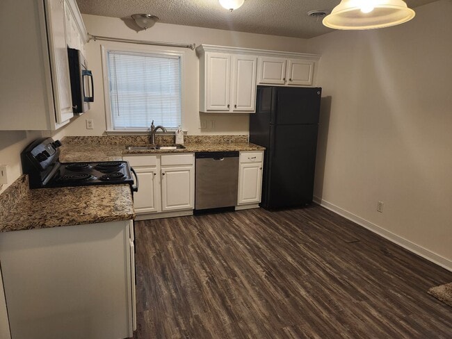 Building Photo - 4905 Black Oak Rd