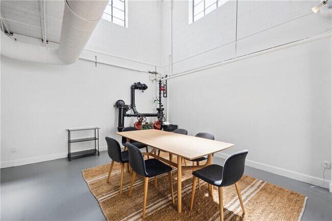 Building Photo - 820 DeKalb Ave NE