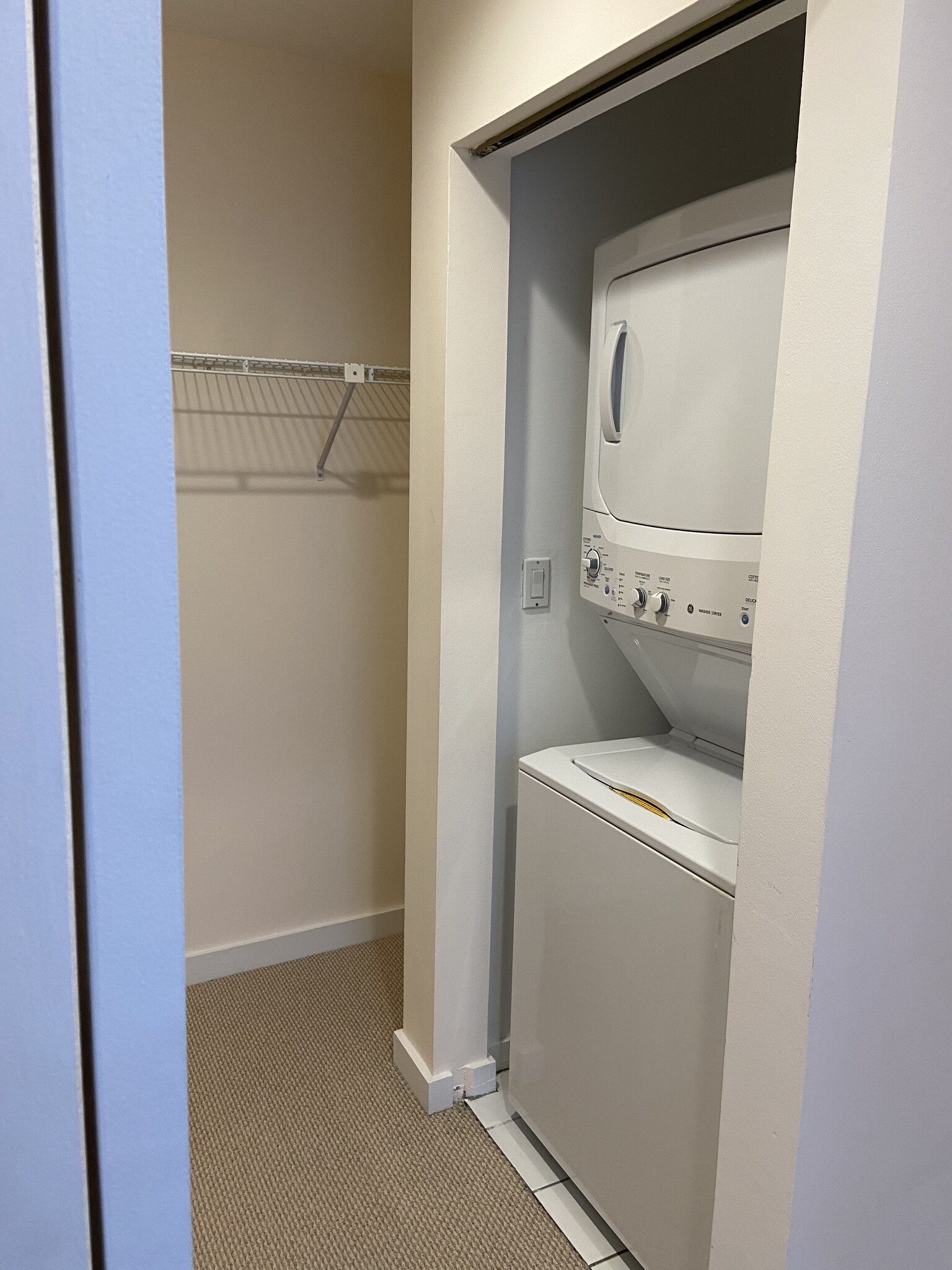 In unit wash/dry - 1760 N Wells St