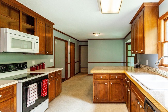 Building Photo - 1012 Windward Psge