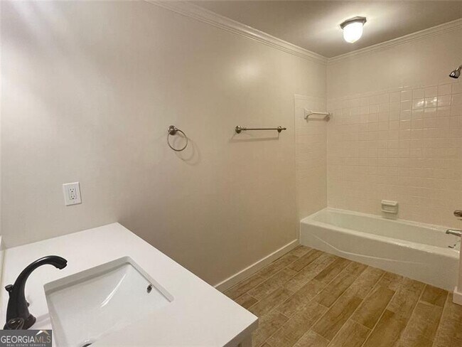Building Photo - 645 Mt Victoria Pl