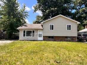 Building Photo - Move in ready!