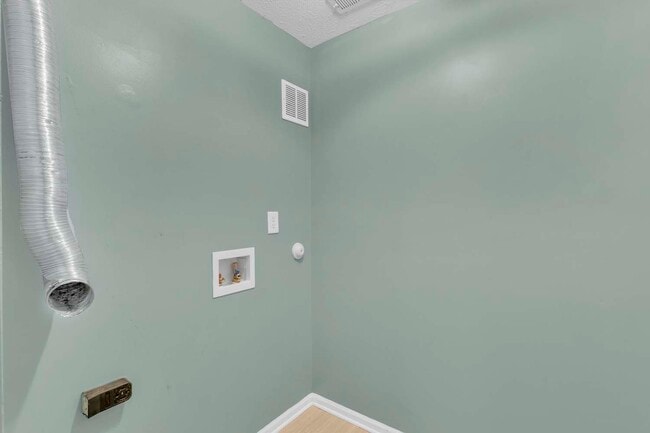 Building Photo - 3319 Reades Way