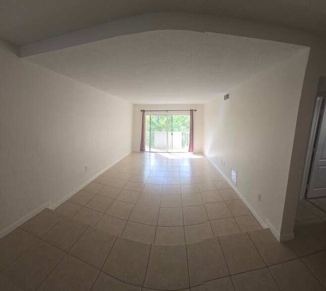 Building Photo - 8950 SW 69th Ct