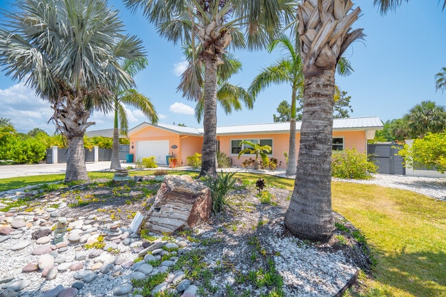 Building Photo - 4056 38th Way S