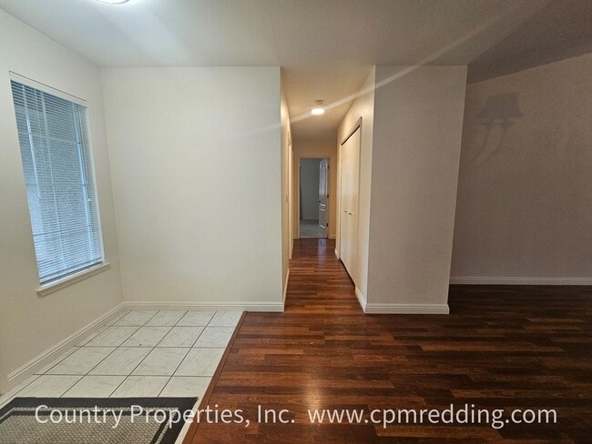 Building Photo - Spacious Home in Saratoga Estates with Lan...