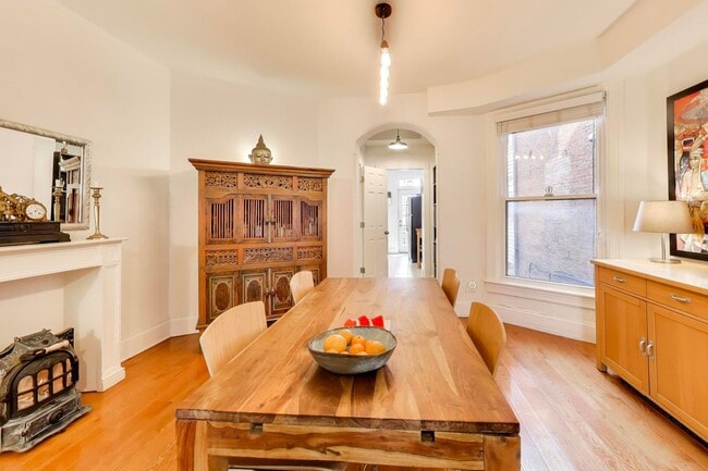 Building Photo - Sprawling 5 Bed, 3 Bath, Two Kitchens, Dual Back Decks, Two Office/Den Townhouse, 2 WD in Unit - ...