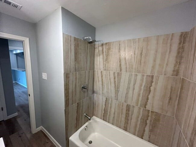 Building Photo - 3017 Nita St