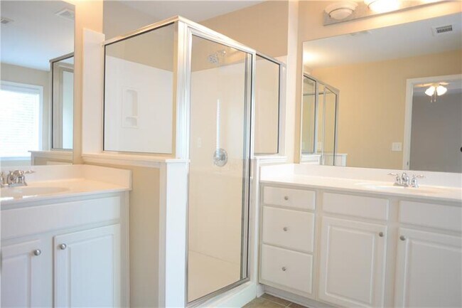Building Photo - 5228 Wellsley Bend