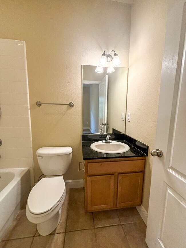 Building Photo - Chase Hollow #40