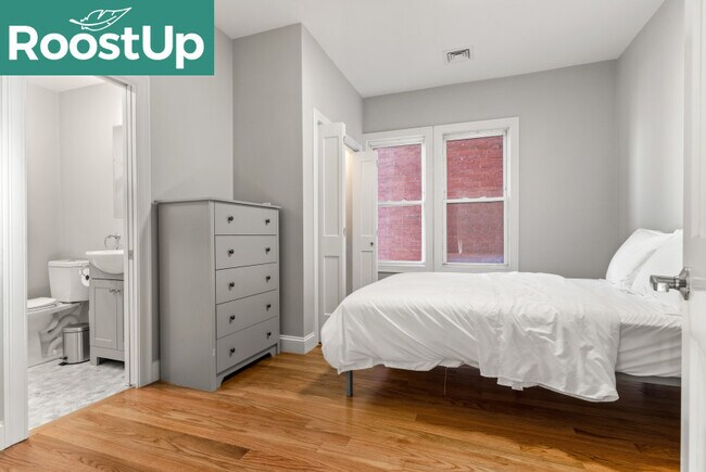 Building Photo - Furnished Bedroom with Private Bath in South Boston