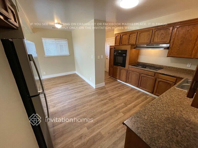 Building Photo - 10208 La Presa Way