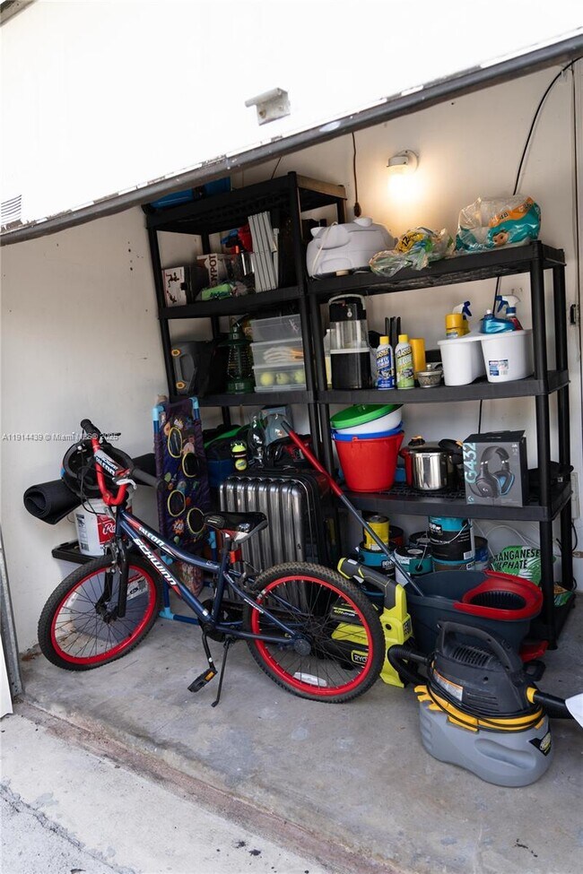 Building Photo - 17992 SW 152nd Ct