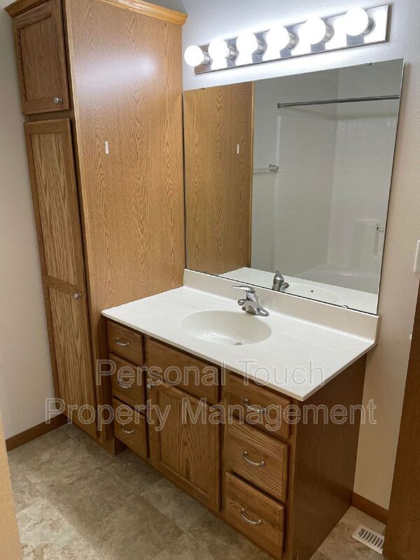 Building Photo - 2580 5th St W