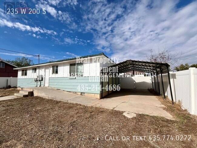 Building Photo - 235 W 200 S