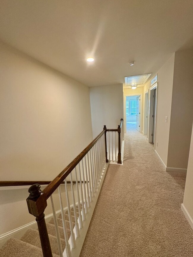 Building Photo - Beautiful Well Maintained Townhouse in Berewick